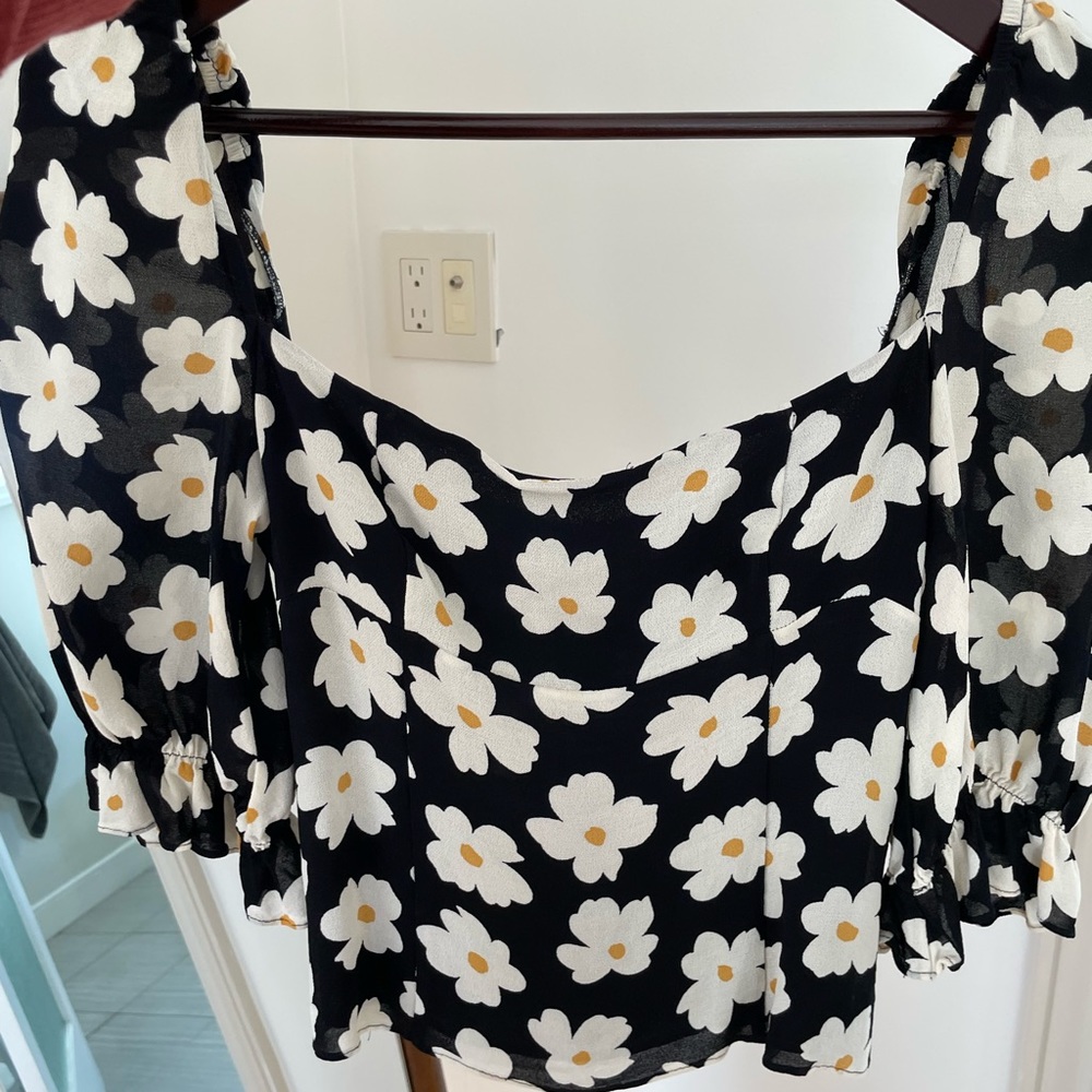 Reformation daisy top size 6